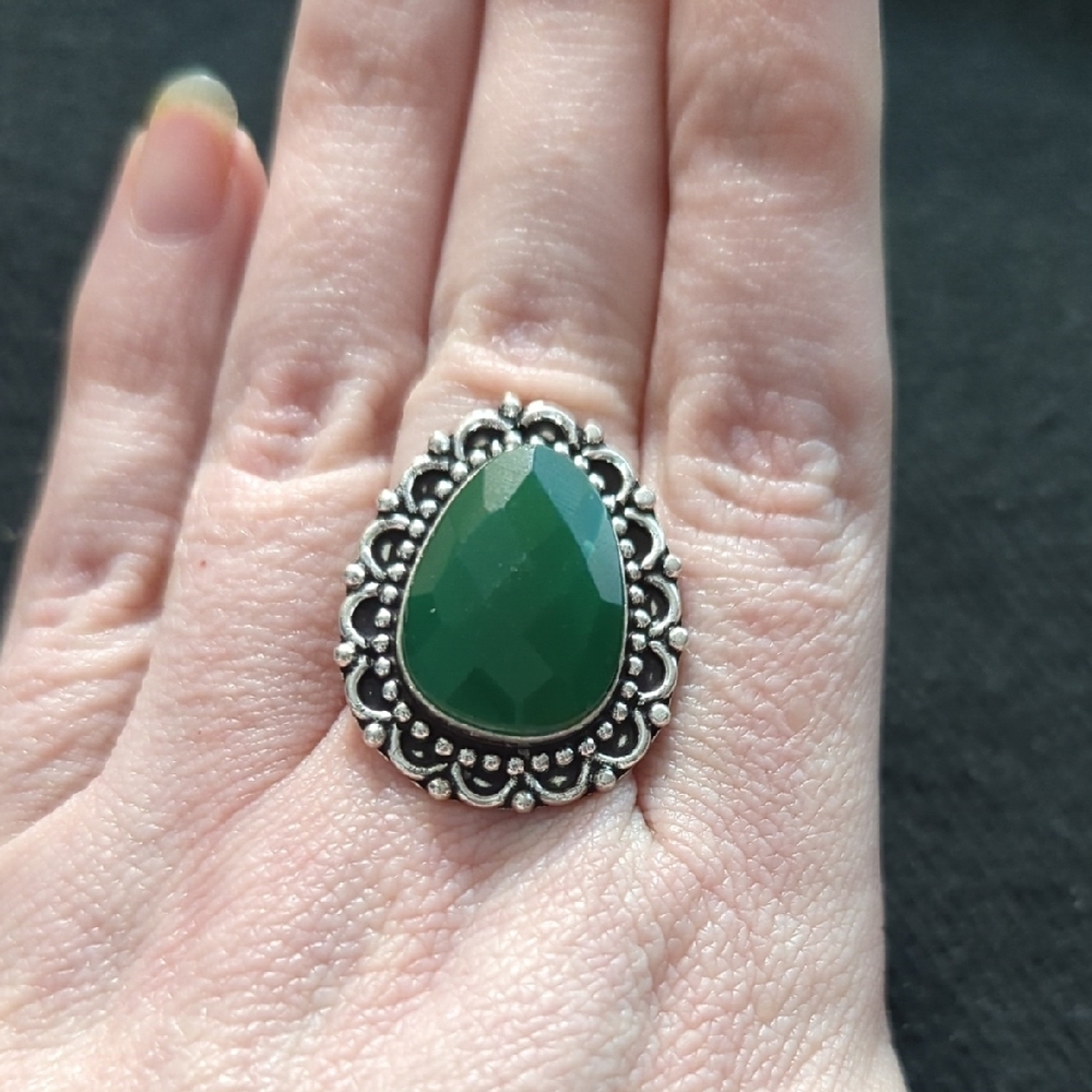 Silver Plated Faceted Green Onyx Gemstone Teardrop Statement Ring - size 8